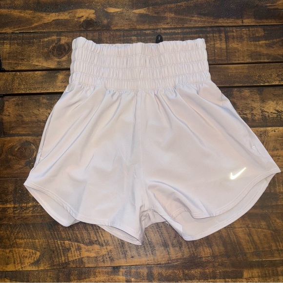 Nike Women's One Dri-FIT Ultra High-Waisted 3" Brief-Lined Shorts - Picture 4 of 8